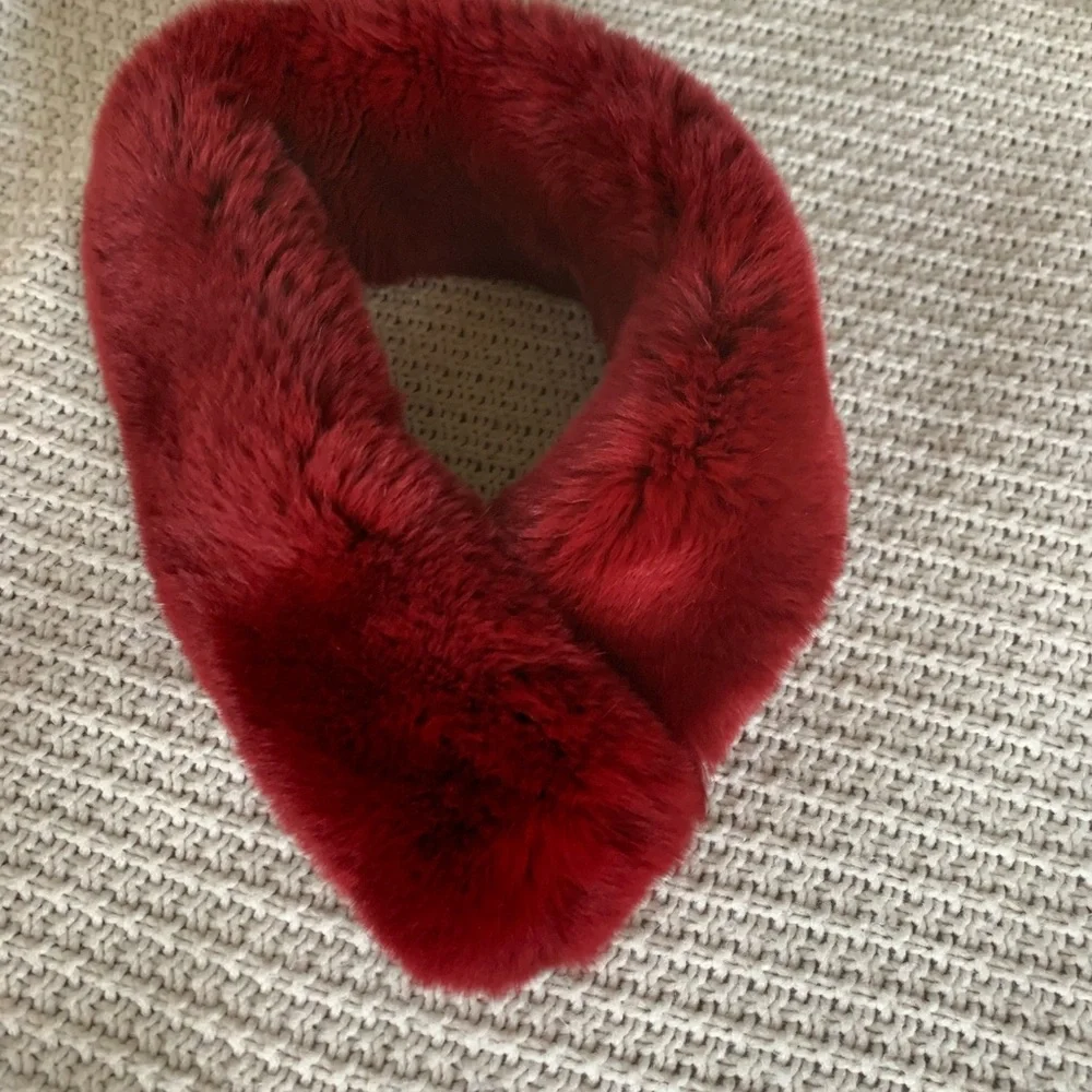 Scarlet Rex Rabbit Fur Collar - Picture 2 of 8